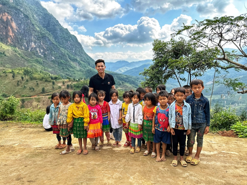 Vừa khởi động mùa "góp gạch", Độ Mixi đã có phú hào ủng hộ cả trăm triệu đồng- Ảnh 1. Vừa khởi động mùa "góp gạch", Độ Mixi đã có phú hào ủng hộ cả trăm triệu đồng- Ảnh 1.