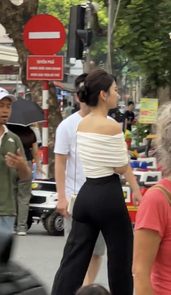 Hot girl siêu nóng bỏng, từng khuấy đảo làng game xuất hiện với diện mạo nền nã, fan cho "10 điểm không có nhưng" - Ảnh 6.