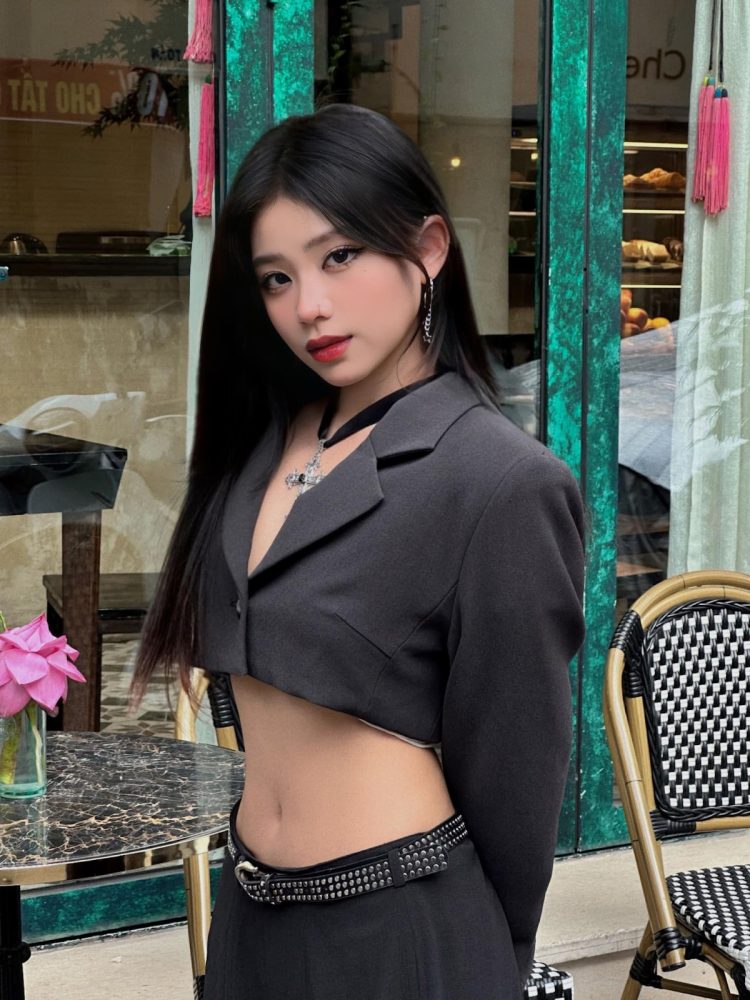 Soi loạt ảnh nét căng, "bỏng mắt" của hot girl Tốc Chiến, bộ nhớ có tràn fan vẫn nguyện lưu về - Ảnh 2. Soi loạt ảnh nét căng, "bỏng mắt" của hot girl Tốc Chiến, bộ nhớ có tràn fan vẫn nguyện lưu về - Ảnh 2.