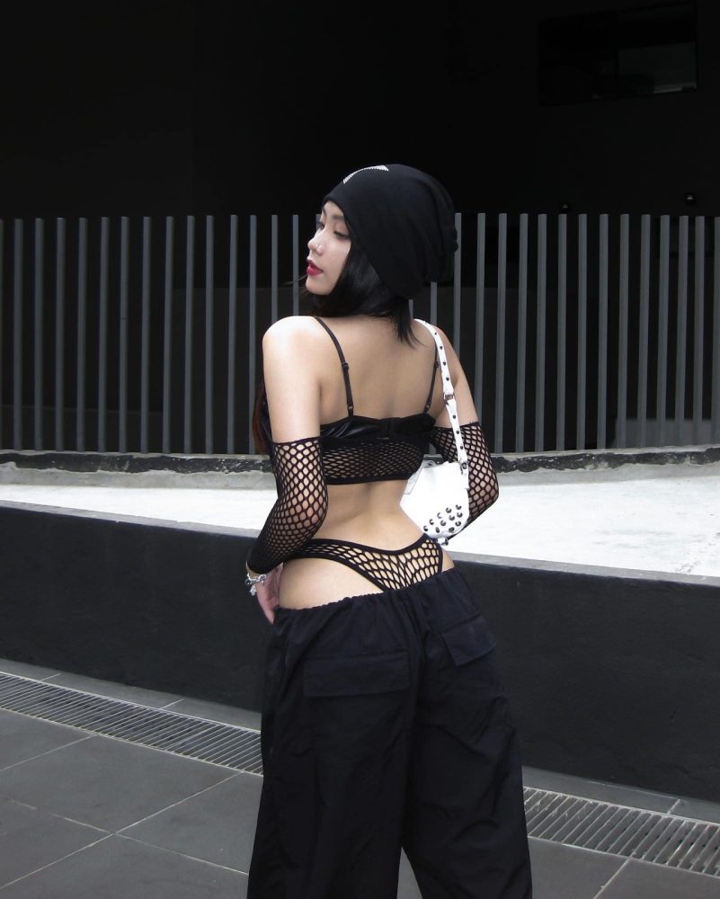 Soi loạt ảnh nét căng, "bỏng mắt" của hot girl Tốc Chiến, bộ nhớ có tràn fan vẫn nguyện lưu về - Ảnh 4. Soi loạt ảnh nét căng, "bỏng mắt" của hot girl Tốc Chiến, bộ nhớ có tràn fan vẫn nguyện lưu về - Ảnh 4.