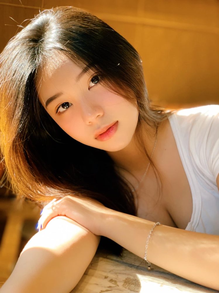 Soi loạt ảnh nét căng, "bỏng mắt" của hot girl Tốc Chiến, bộ nhớ có tràn fan vẫn nguyện lưu về - Ảnh 9. Soi loạt ảnh nét căng, "bỏng mắt" của hot girl Tốc Chiến, bộ nhớ có tràn fan vẫn nguyện lưu về - Ảnh 9.