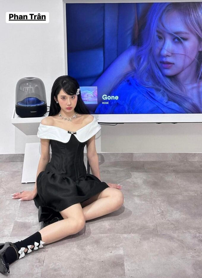 Blackpink sang Việt Nam, gái xinh làng game gặp sự cố không ngờ trên đường "đu idol" - Ảnh 3. Blackpink sang Việt Nam, gái xinh làng game gặp sự cố không ngờ trên đường "đu idol" - Ảnh 3.