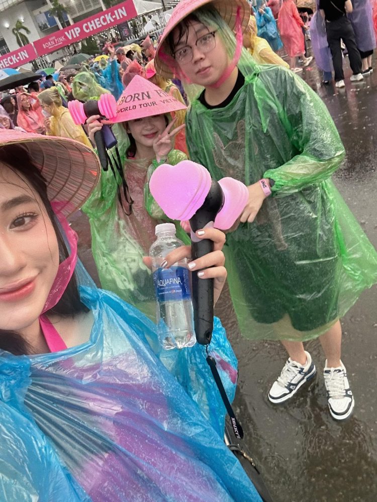 Hẹn hò chung với cặp đôi nhà "thần rừng" ADC, mỹ nữ giấu mặt khiến dân tình thắc mắc danh tính - Ảnh 3. Hẹn hò chung với cặp đôi nhà "thần rừng" ADC, mỹ nữ giấu mặt khiến dân tình thắc mắc danh tính - Ảnh 3.