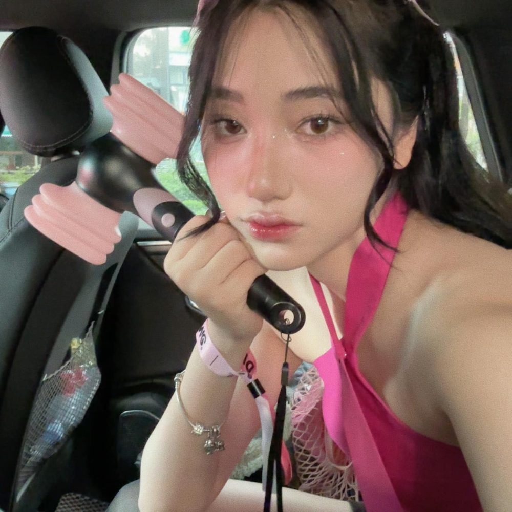 Hẹn hò chung với cặp đôi nhà "thần rừng" ADC, mỹ nữ giấu mặt khiến dân tình thắc mắc danh tính - Ảnh 4. Hẹn hò chung với cặp đôi nhà "thần rừng" ADC, mỹ nữ giấu mặt khiến dân tình thắc mắc danh tính - Ảnh 4.