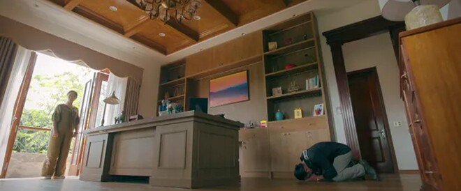 1732150663-tap-cuoi-doc-dao-doan-quoc-dam-nhan-cai-ket-bi-thuong-dan-mang-tranh-cai-nay-lua-untitled4-1740-860-width660height274 Độc Đạo tập cuối: Doãn Quốc Đam nhận cái kết giống thời Quỳnh Búp Bê, khán giả tìm bằng chứng Hồng còn sống - 5