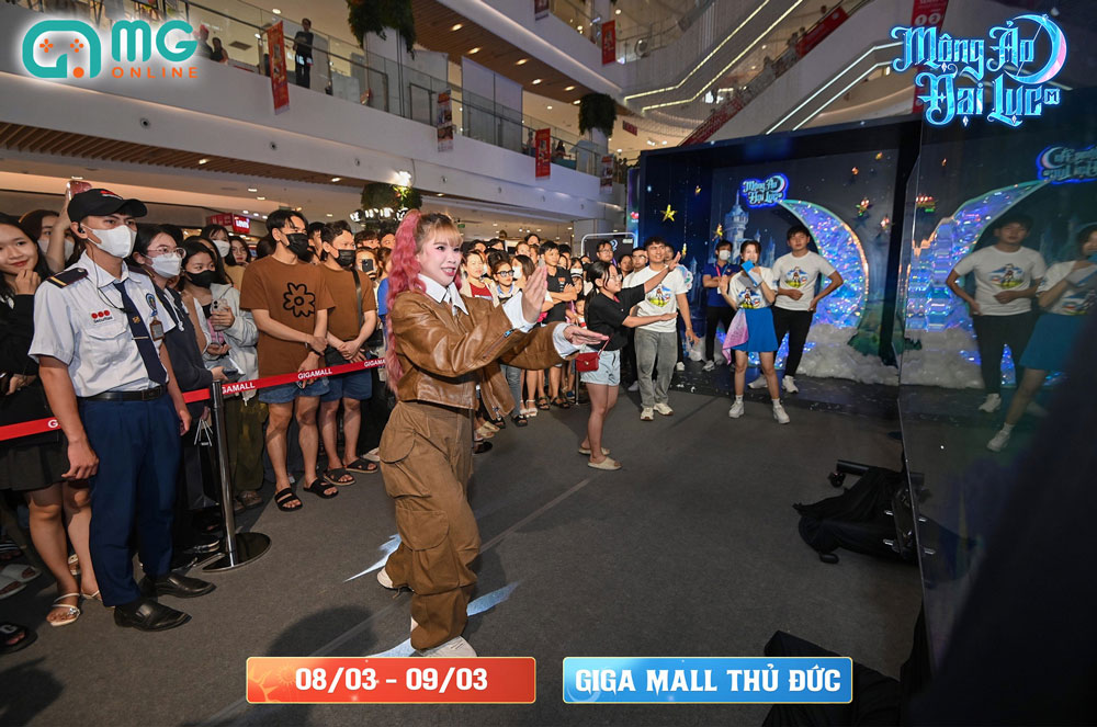 2-1-1 Sự kiện ra mắt game Mộng Ảo Đại Lục chật kín người chơi tại Gigamall 2 1 1