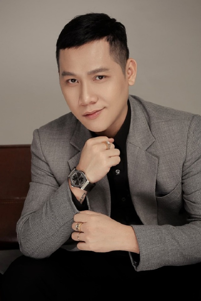 214-4 Thầy giáo Ba chơi lớn, công khai mức lương "khủng" mời SofM về đội 214 4