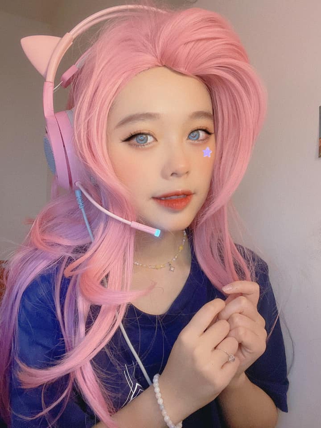 Nữ MC mới nhà Tốc Chiến sắp trình làng: Tuổi trẻ, tài cao, “viral” không phải dạng vừa! 2366088289940965179917358494129045741972642n 16500214345171751727201