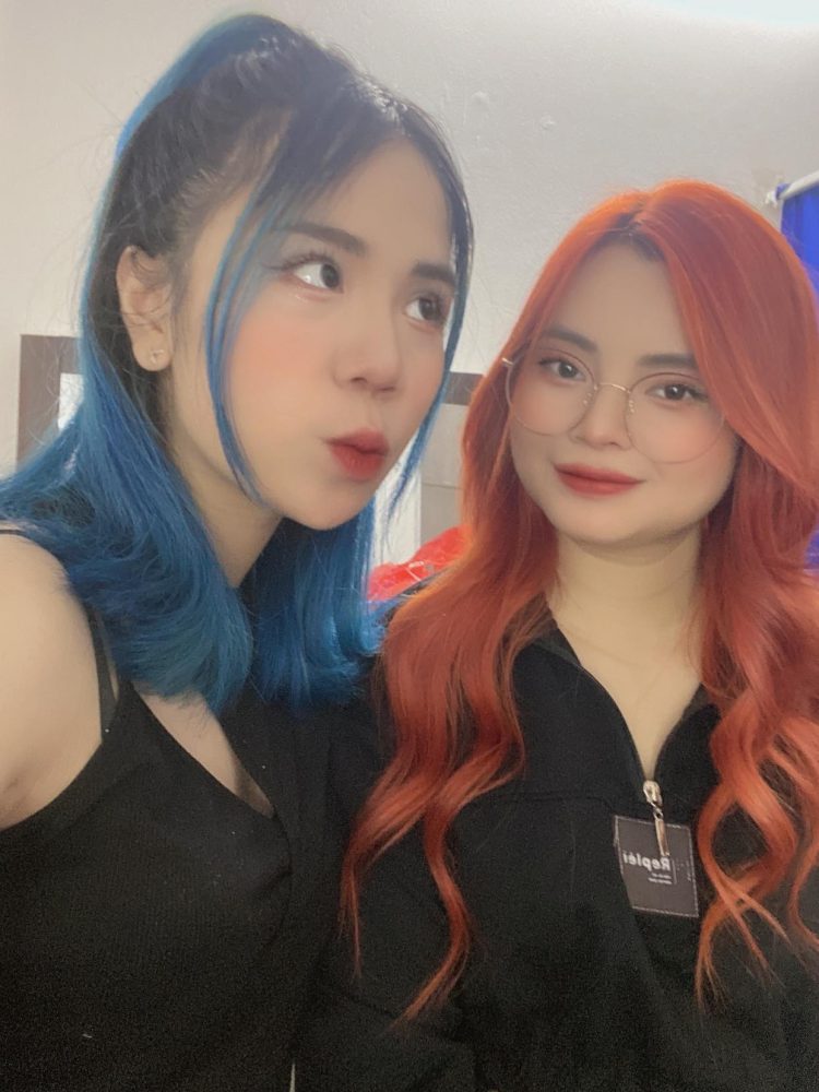 Nữ streamer Minecraft giành nút vàng YouTube sau hơn 2 năm gia nhập - Ảnh 3. Nữ streamer Minecraft giành nút vàng YouTube sau hơn 2 năm gia nhập - Ảnh 3.