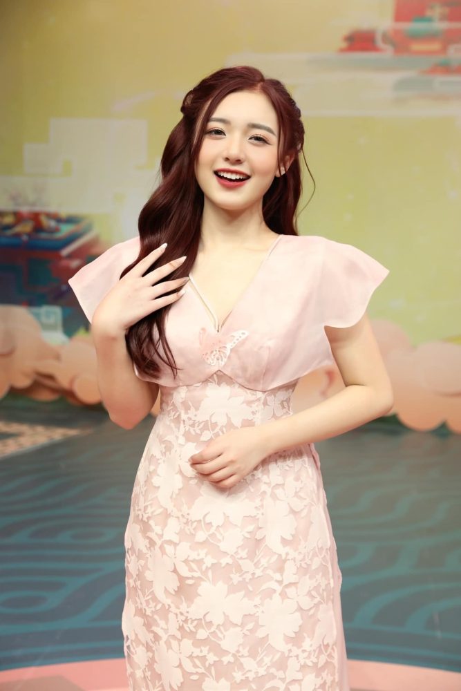 25-1 Nữ MC Phương Thảo xinh đẹp, dễ thương chiếm trọn trái tim game thủ Việt 25 1