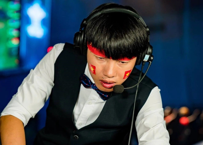 Tùng Họa Mi trước khi thành bình luận viên đã phải làm từ shipper đến bán tất chân phụ nữ 26 3