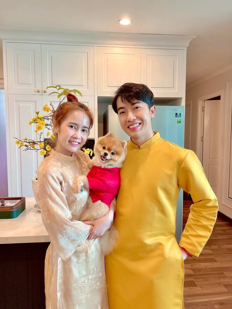 27318565570199409947137533014154423400056457n-1670420941493344824182-1670542518279-1670542519047335706733 Những chuyện tình càng yêu lâu càng bền chặt của dàn tuyển thủ, streamer nổi tiếng 27318565570199409947137533014154423400056457n 1670420941493344824182 1670542518279 1670542519047335706733