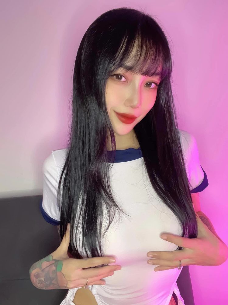 2751997455389742075927175562330266944381231n-16801426188431305852747-1680146284802-16801462850012083918367 Nữ streamer từng khẳng định chỉ 'hở hang trên mạng' sắp lên xe hoa 2751997455389742075927175562330266944381231n 16801426188431305852747 1680146284802 16801462850012083918367