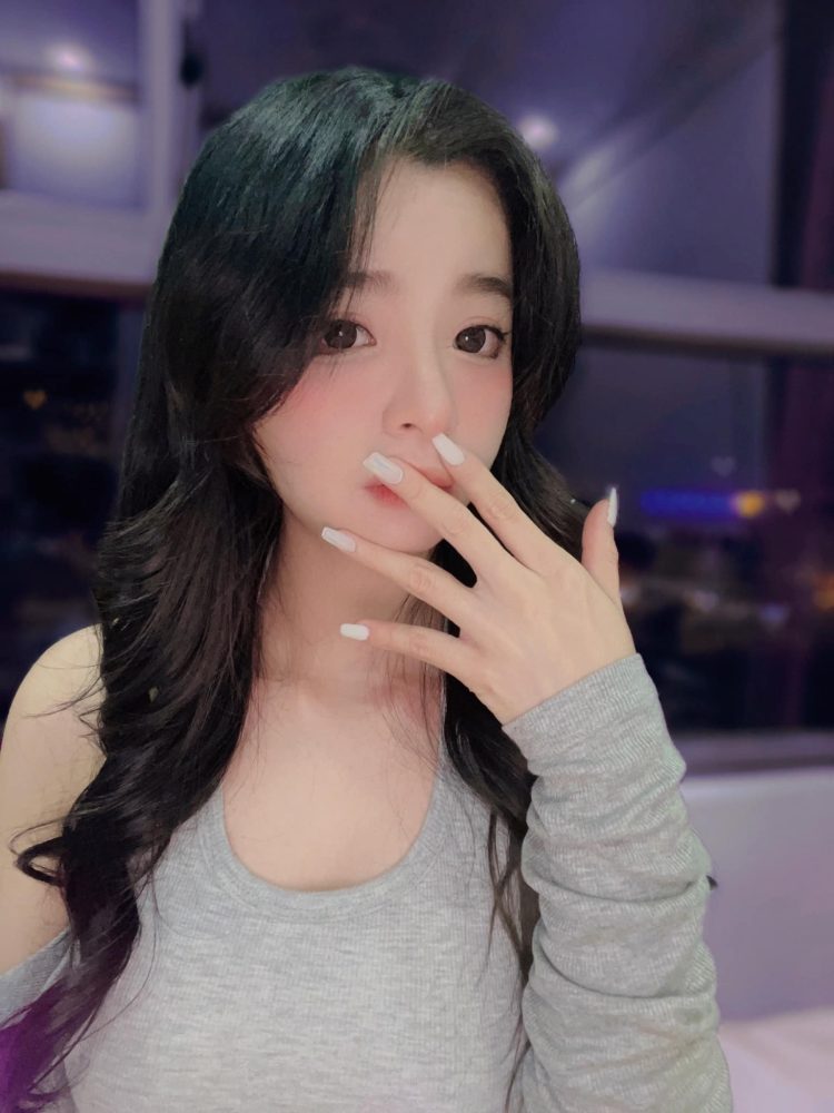 Nữ streamer Việt được tìm kiếm nhiều nhất trên Google phát biểu một câu khiến dân FA 'đắng ngắt' - Ảnh 3. Nữ streamer Việt được tìm kiếm nhiều nhất trên Google phát biểu một câu khiến dân FA 'đắng ngắt' - Ảnh 3.