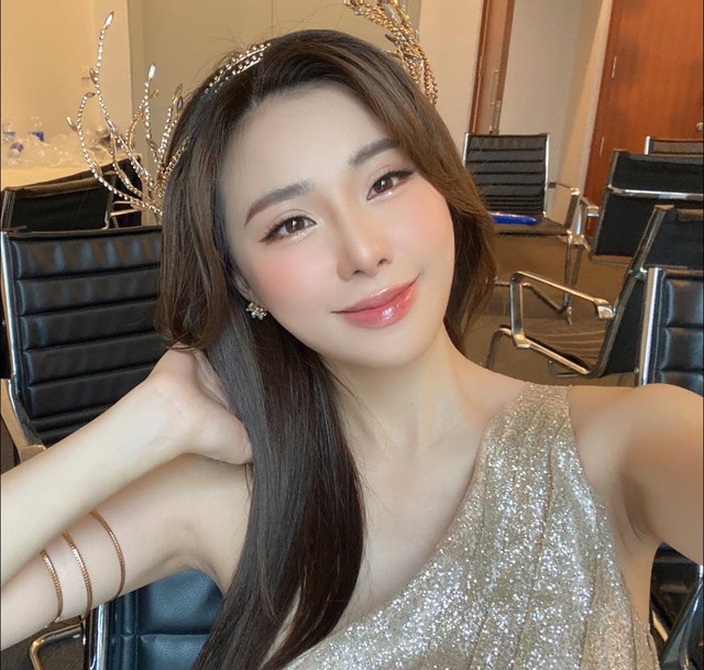 Ngắm lại hình ảnh nữ MC Esports trong ngày thi đấu cuối cùng tại SEA Games 31: Phương Thảo “đụng” sắc Khánh Linh - Ảnh 2. Ngắm lại hình ảnh nữ MC Esports trong ngày thi đấu cuối cùng tại SEA Games 31: Phương Thảo “đụng” sắc Khánh Linh - Ảnh 2.