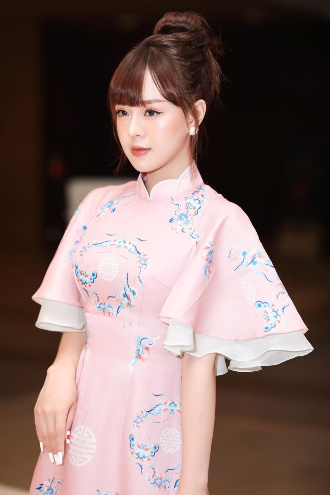 'Búp bê' PUBG Mobile Thảo Trang chính thức là 'hoa có chủ'? 2819487569483155759188796721275239631739219n 16745703499521540335374 1674632111824 16746321118981606010981