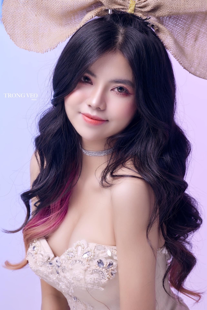 3-16459566787591916228632 Chọn ngày đặc biệt, các nữ streamer làng game Việt gây bất ngờ với hình tượng đáng nhớ 3 16459566787591916228632