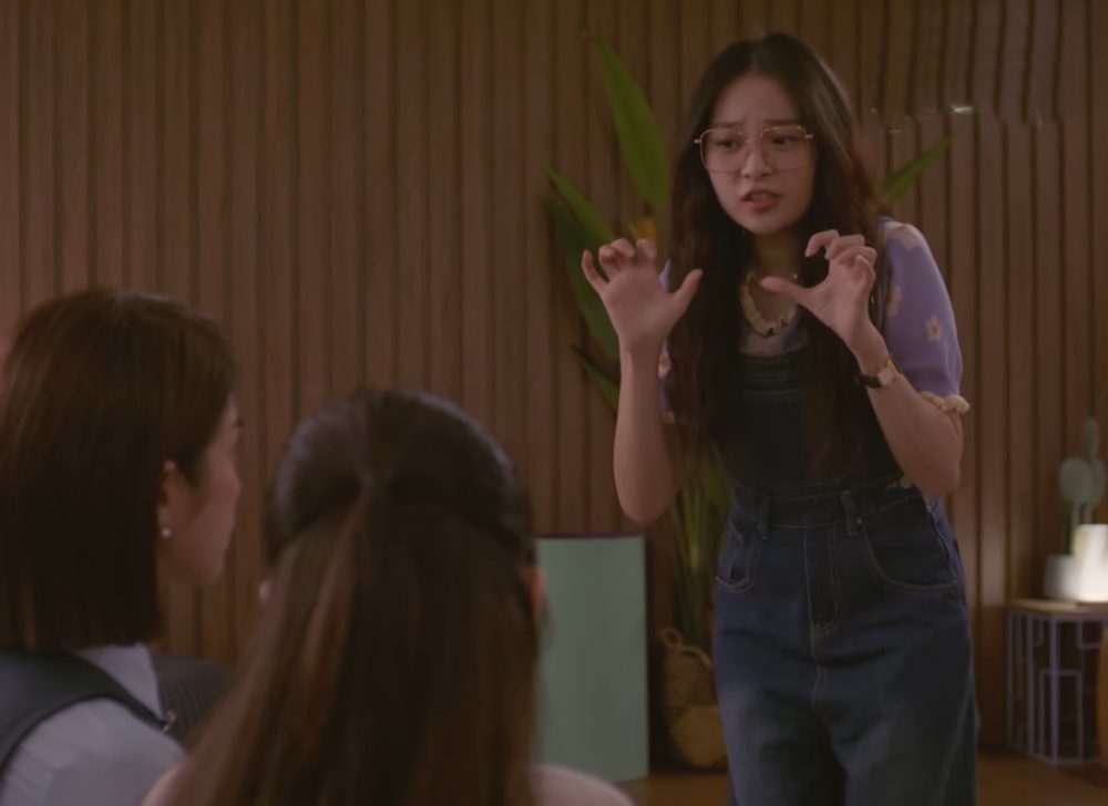 Mỹ nhân Việt bị chê tơi tả vì mặc đồ quá xấu, váy áo loè loẹt khiến netizen Mỹ nhân Việt bị chê tơi tả vì mặc đồ quá xấu, váy áo loè loẹt khiến netizen