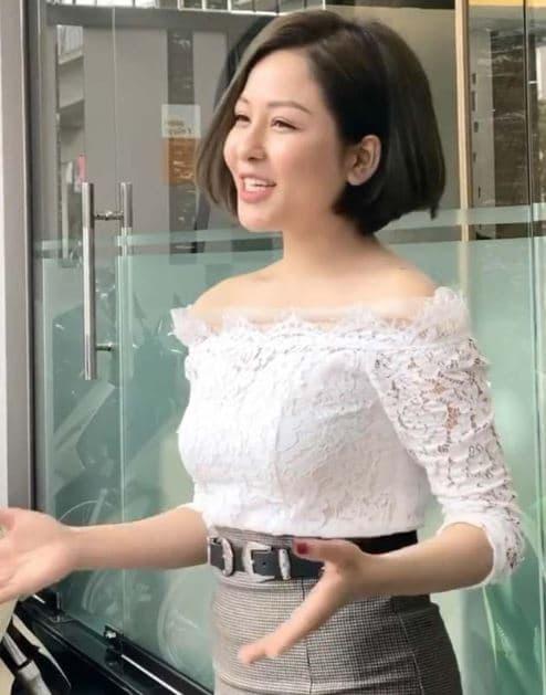 Giữa thời tiết mưa rét, hot girl "Nóng Cùng World Cup" khoe ảnh thả dáng bikini- Ảnh 2. Giữa thời tiết mưa rét, hot girl "Nóng Cùng World Cup" khoe ảnh thả dáng bikini- Ảnh 2.