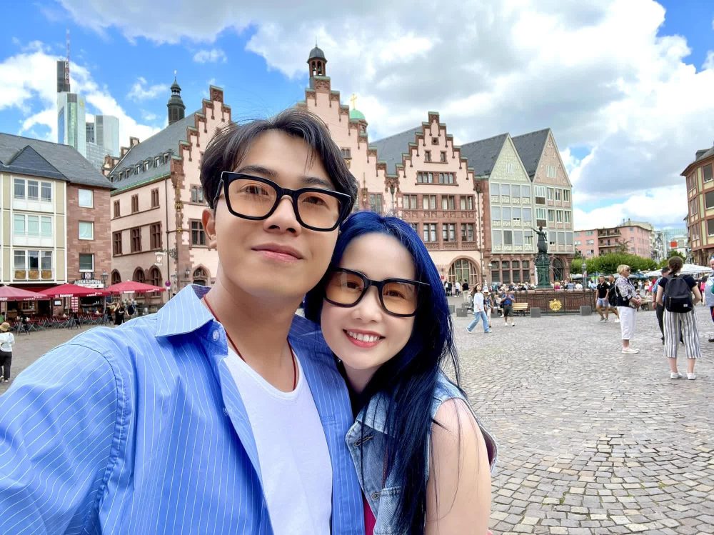 30530922980234656676946099212971048041522603n-16704209415011530113745-1670542513710-16705425139711499153180 Những chuyện tình càng yêu lâu càng bền chặt của dàn tuyển thủ, streamer nổi tiếng 30530922980234656676946099212971048041522603n 16704209415011530113745 1670542513710 16705425139711499153180