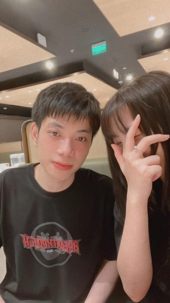 Vừa mới chớm nở, hai cặp đôi hot nhất làng game Việt đã khiến fan ghen tỵ - Ảnh 4. Vừa mới chớm nở, hai cặp đôi hot nhất làng game Việt đã khiến fan ghen tỵ - Ảnh 4.