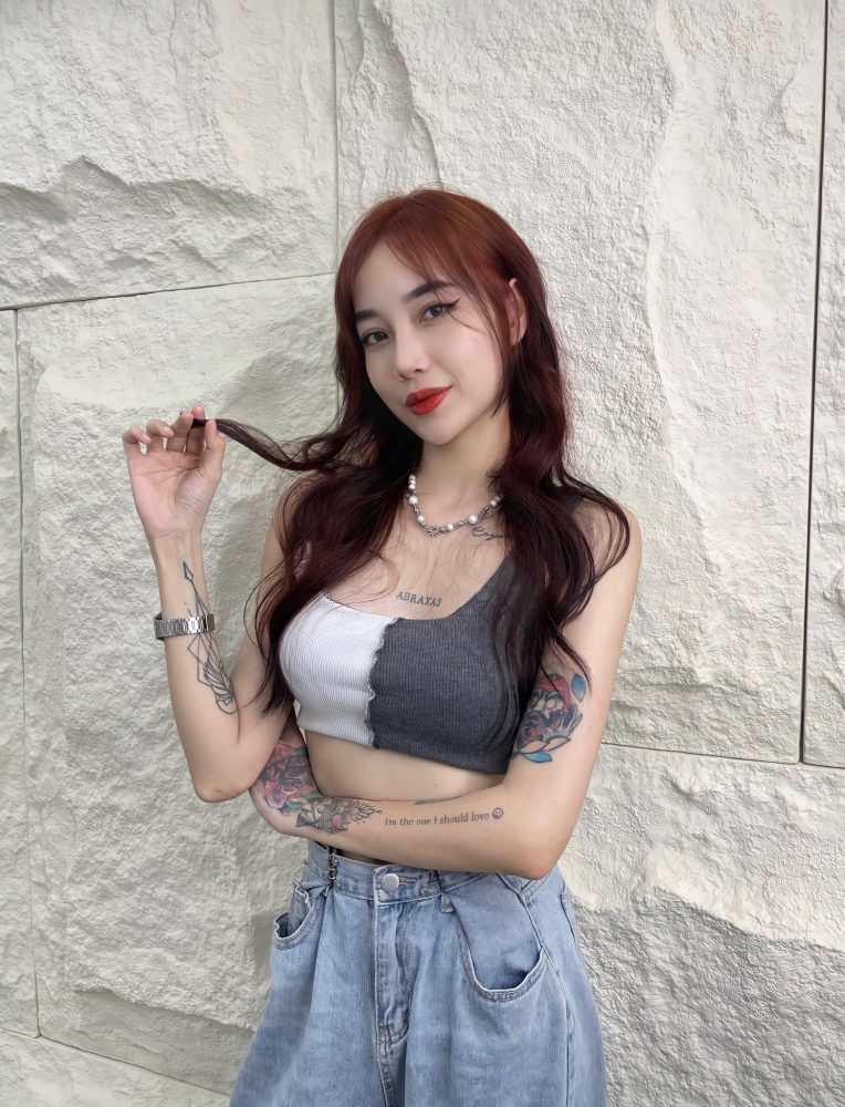 Chân dung những mỹ nhân Gen Z hot nhất làng game Việt 3088639696819801532921212546512138896281120n 1670321872409953402527 1670383757543 16703837576121796023809