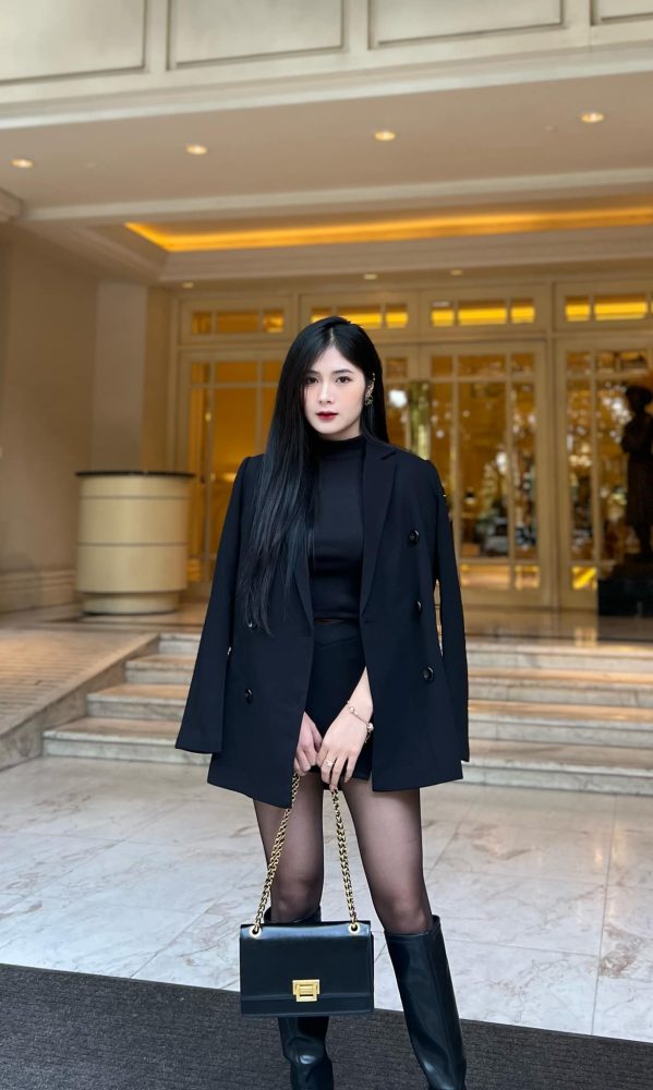 Quỳnh Alee diện đồ đen "quyến rũ" khiến dân tình "đứng ngồi không yên" 310