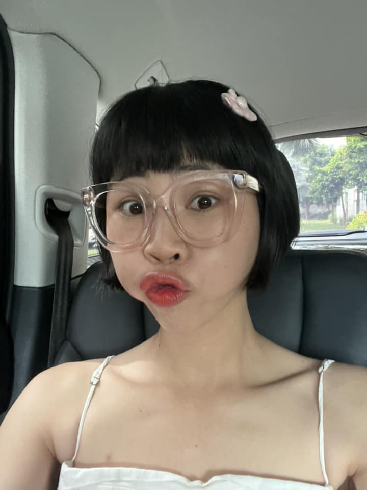 Thơ Nguyễn tái xuất với phát ngôn gây "bão", xù lông nhím khi bị "đánh giá" - Ảnh 2. Thơ Nguyễn tái xuất với phát ngôn gây "bão", xù lông nhím khi bị "đánh giá" - Ảnh 2.