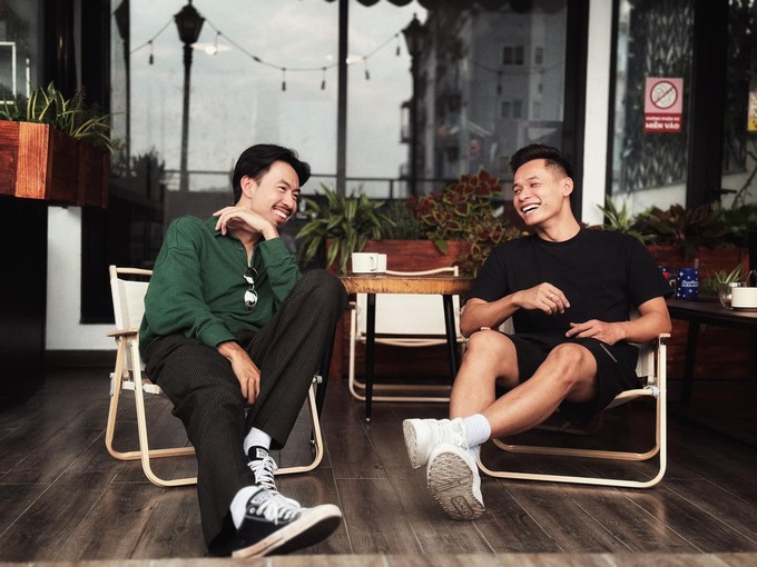 Vừa xong 'Ao làng', nam streamer 'đỉnh' nhất làng game có động thái đáng chú ý với Đen Vâu - Ảnh 2. Vừa xong 'Ao làng', nam streamer 'đỉnh' nhất làng game có động thái đáng chú ý với Đen Vâu - Ảnh 2.