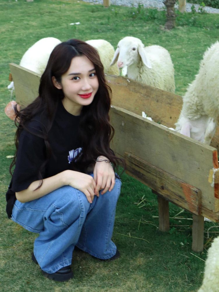 Chân dung những mỹ nhân Gen Z hot nhất làng game Việt 3172457677009612247198815688455086769134906n 167032187255454643318 1670383733161 16703837333081791754720