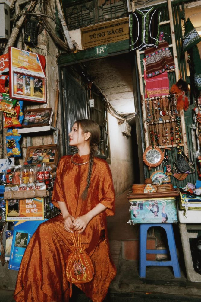 319 Xoài Non đăng ảnh cực xinh xắn, duyên dáng trong bộ áo dài truyền thống 319