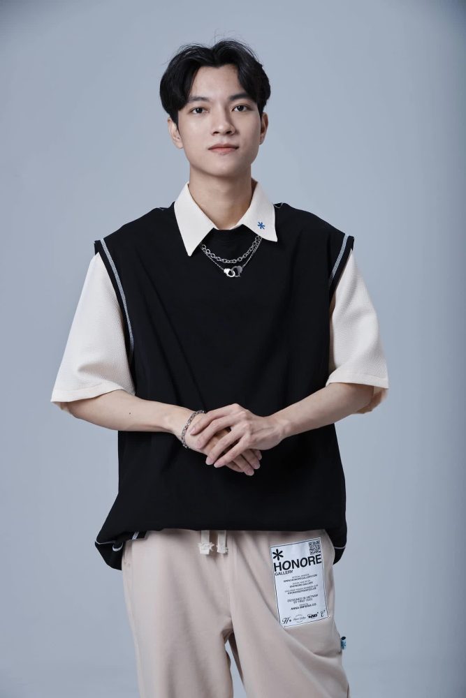 Streamer 2 triệu follow bật khóc vì kỷ niệm trộm tiền của mẹ ngồi 'cắm net' - Ảnh 1.