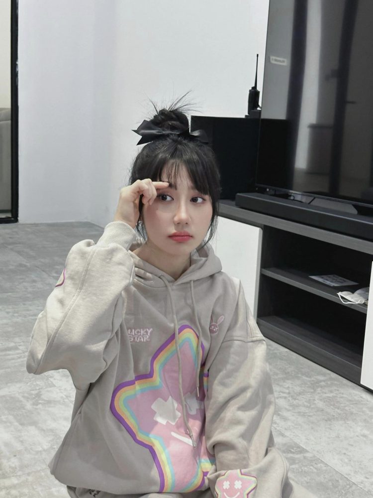 Mina Young với nụ cười hút hồn và thần thái xinh đẹp làm "điên đảo" cộng đồng mạng 322 1