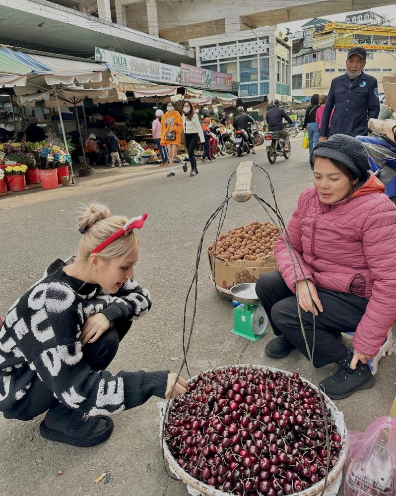 Chỉ một khoảnh khắc, hé lộ sự thân thiết của Xoài Non và mẹ chồng - Ảnh 3.