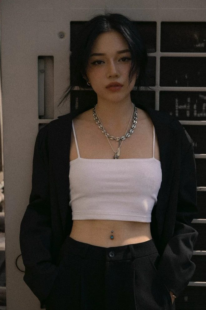 Bất ngờ Linh Ngọc Đàm lại bị Facebook "khoá môi" hẳn 30 ngày, lý do cũng chỉ vì chuyện quen thuộc! 324 3