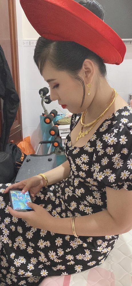 Chuẩn bị lên xe hoa, cô dâu Bình Dương vẫn tranh thủ 'combat' 3245450517725304905258578474079628718191744n 16732422924832139644549 1673252922572 16732529227041715302017