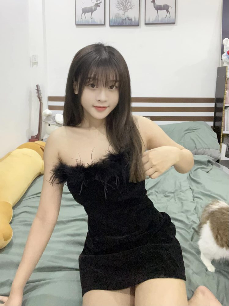 Lyly Sury ngày càng chăm khoe dáng nuột, fan 'lo dùm' tuyển thủ Liên Quân 3279250857213120462423263753277433244111812n 16792969062521499956429 1679300982642 1679300982902132742850