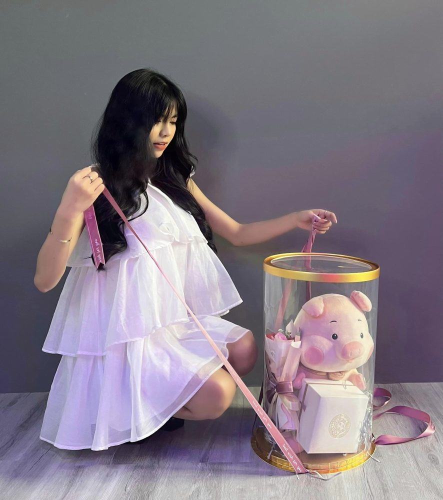 3309245045155617440285857865801355267906712n-1676766953223329060797-1676780078787-1676780079003585732917 'Đào' lại tình trường của bạn trai, Mai Dora giận đỏ mặt không nói lên lời 3309245045155617440285857865801355267906712n 1676766953223329060797 1676780078787 1676780079003585732917