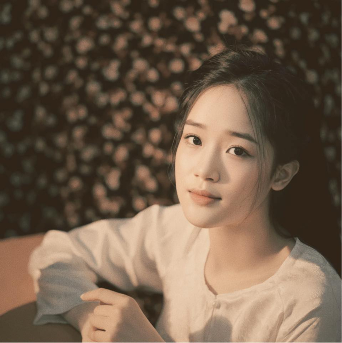 Gái xinh màn ảnh đang gây "sốt", cận cảnh nhan sắc không tỳ vết - Ảnh 2. Gái xinh màn ảnh đang gây "sốt", cận cảnh nhan sắc không tỳ vết - Ảnh 2.