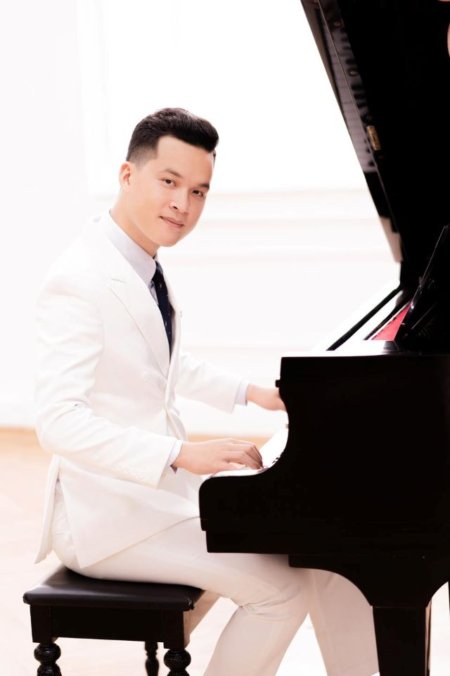 Streamer Bộ Bim tung loạt ảnh cưới ngọt ngào bên "bà xã" xinh đẹp, dân tình sôi nổi "xin vía" 341 1