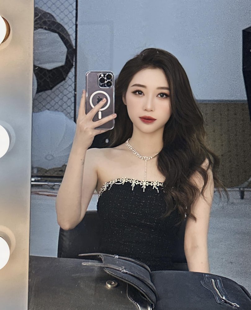 Bạn gái cũ Sena 'lột xác', dân tình khẳng định khác xa hồi còn hẹn hò với cựu tuyển thủ 'tai tiếng' - Ảnh 1. Bạn gái cũ Sena 'lột xác', dân tình khẳng định khác xa hồi còn hẹn hò với cựu tuyển thủ 'tai tiếng' - Ảnh 1.