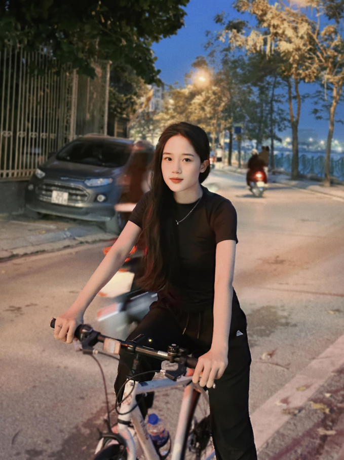 Gái xinh màn ảnh đang gây "sốt", cận cảnh nhan sắc không tỳ vết - Ảnh 4. Gái xinh màn ảnh đang gây "sốt", cận cảnh nhan sắc không tỳ vết - Ảnh 4.