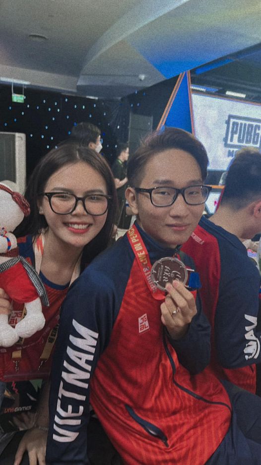 'Hậu phương' sang Campuchia làm công tác 'hậu cần', tuyển thủ Việt sướng nhất Frankky! - Ảnh 4.