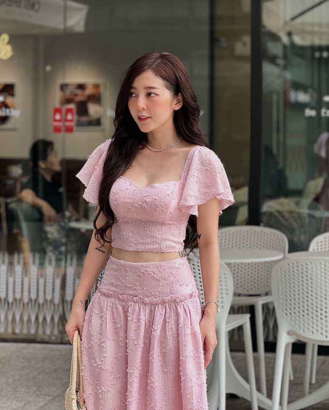 Khui "info" gái xinh cực phẩm, vừa bị đồn là tình mới của Hồng Thanh hậu chia tay nữ DJ quốc dân - Ảnh 4. Khui "info" gái xinh cực phẩm, vừa bị đồn là tình mới của Hồng Thanh hậu chia tay nữ DJ quốc dân - Ảnh 4.