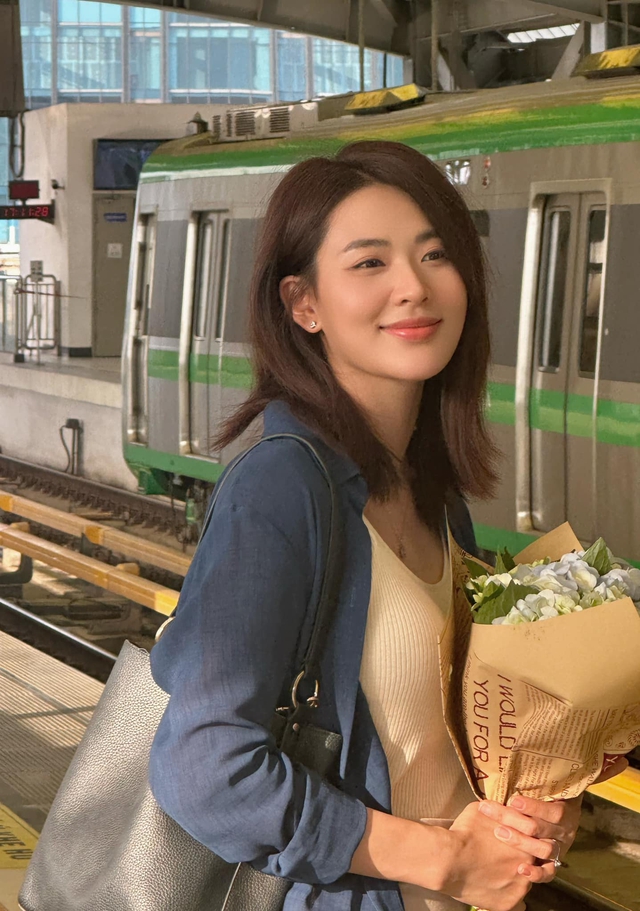 Soi "info" gái xinh nướng khoai vỉa hè, từng gây xôn xao với cảnh nhạy cảm trên phim giờ vàng - Ảnh 6. Soi "info" gái xinh nướng khoai vỉa hè, từng gây xôn xao với cảnh nhạy cảm trên phim giờ vàng - Ảnh 6.