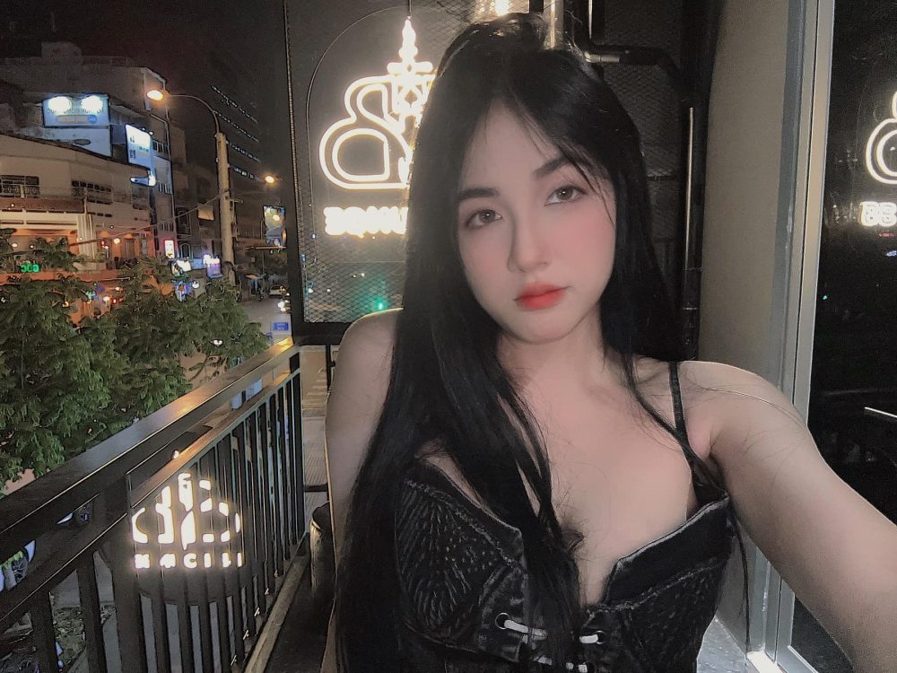 Bà xã Rambo khoe vóc dáng "gái một con", quá đỗi nuột nà khiến chồng lập tức làm thơ - Ảnh 5.