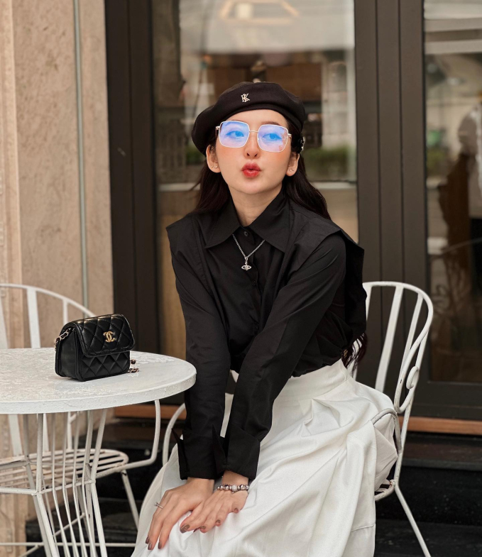 Khui "info" gái xinh cực phẩm, vừa bị đồn là tình mới của Hồng Thanh hậu chia tay nữ DJ quốc dân - Ảnh 2. Khui "info" gái xinh cực phẩm, vừa bị đồn là tình mới của Hồng Thanh hậu chia tay nữ DJ quốc dân - Ảnh 2.