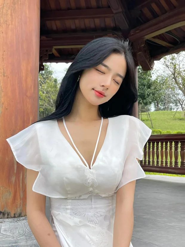 36-3 "Yena đời thực" với nhan sắc ngọt ngào khiến fan hâm mộ than: "Chúng tôi thả tim mỏi tay quá" 36 3