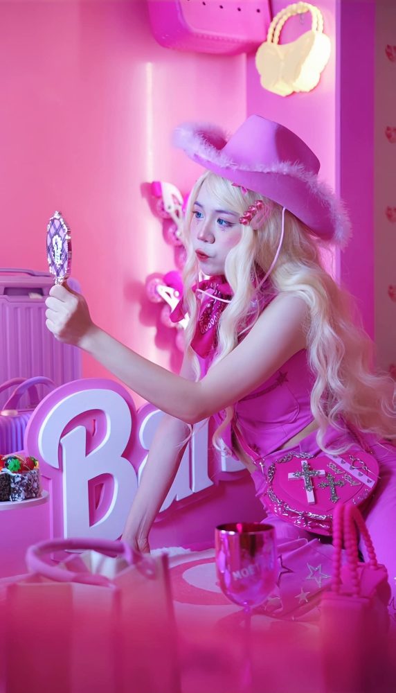 Hot girl thi nhau biến hình Barbie, nữ rapper nổi tiếng Free Fire cũng không kém cạnh - Ảnh 8. Hot girl thi nhau biến hình Barbie, nữ rapper nổi tiếng Free Fire cũng không kém cạnh - Ảnh 8.
