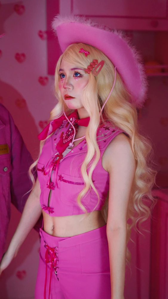 Hot girl thi nhau biến hình Barbie, nữ rapper nổi tiếng Free Fire cũng không kém cạnh - Ảnh 7. Hot girl thi nhau biến hình Barbie, nữ rapper nổi tiếng Free Fire cũng không kém cạnh - Ảnh 7.